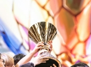 开云棋牌游戏-EDG横扫KT，ShowMaker关键团战开团秒人强强对话四强赛，点燃全场激情的简单介绍