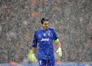 开云棋牌-跨越时空的赛场，当步行者单节击沉快船，福克斯在德甲决战中加冕