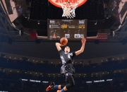 开云棋牌平台-赛道与球场，当F1年度争冠之夜遇见哈登的纪录