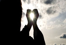 开云官网-part1：篮球王朝攻陷足球圣地？一场离奇热搜的诞生