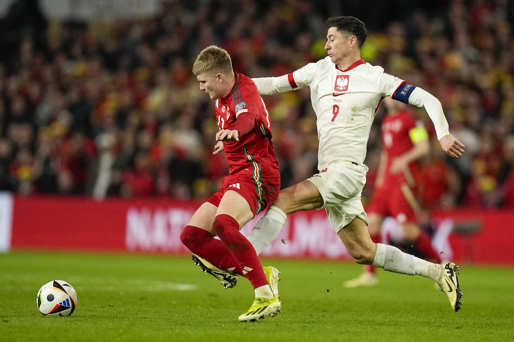 波兰在欧洲杯预选赛中战胜以色列队