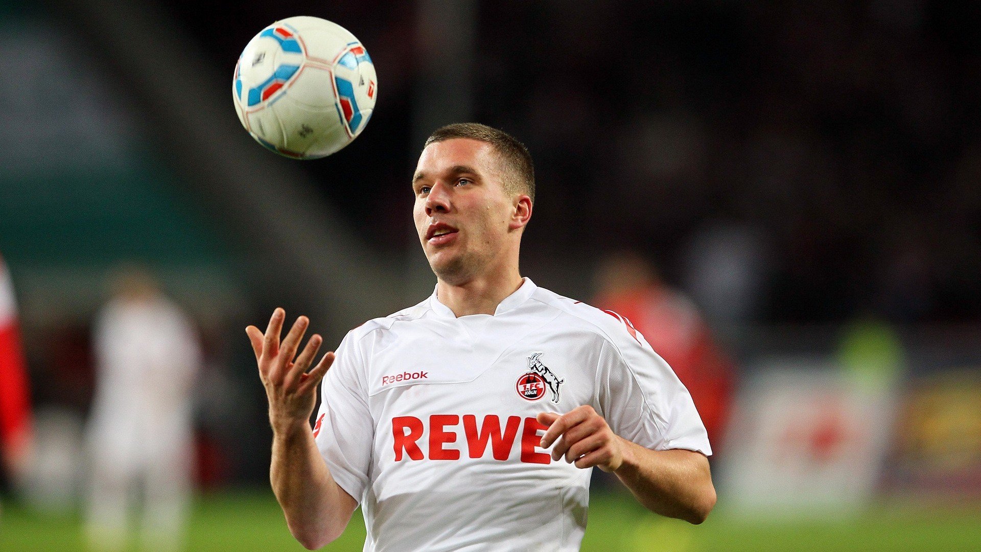 绿茵场外的国家德比，当欧冠半决赛的战术风云，映照美墨边境的终场绝杀